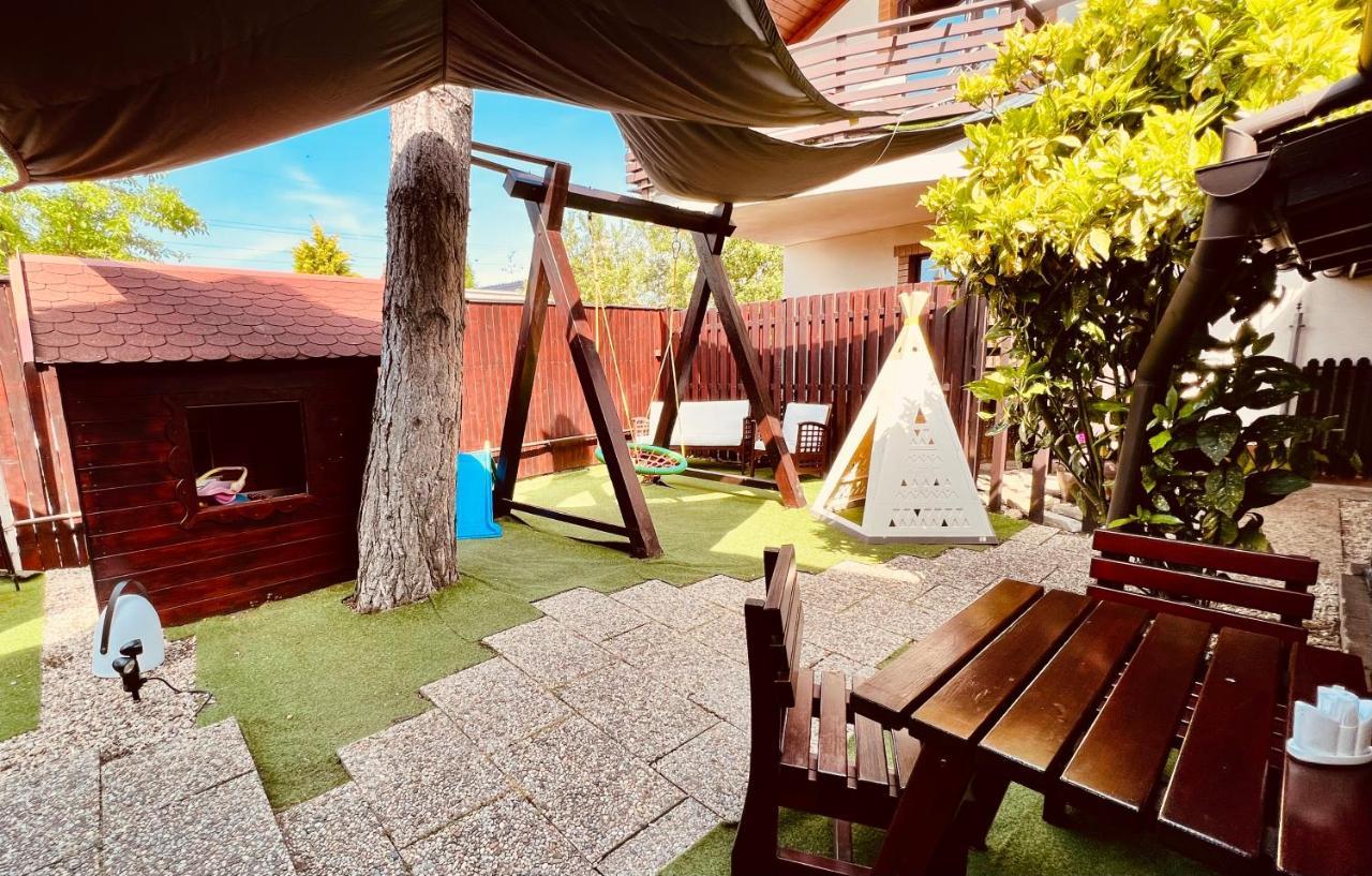 Restaurace A Penzion U Doubku Břeclav Buitenkant foto